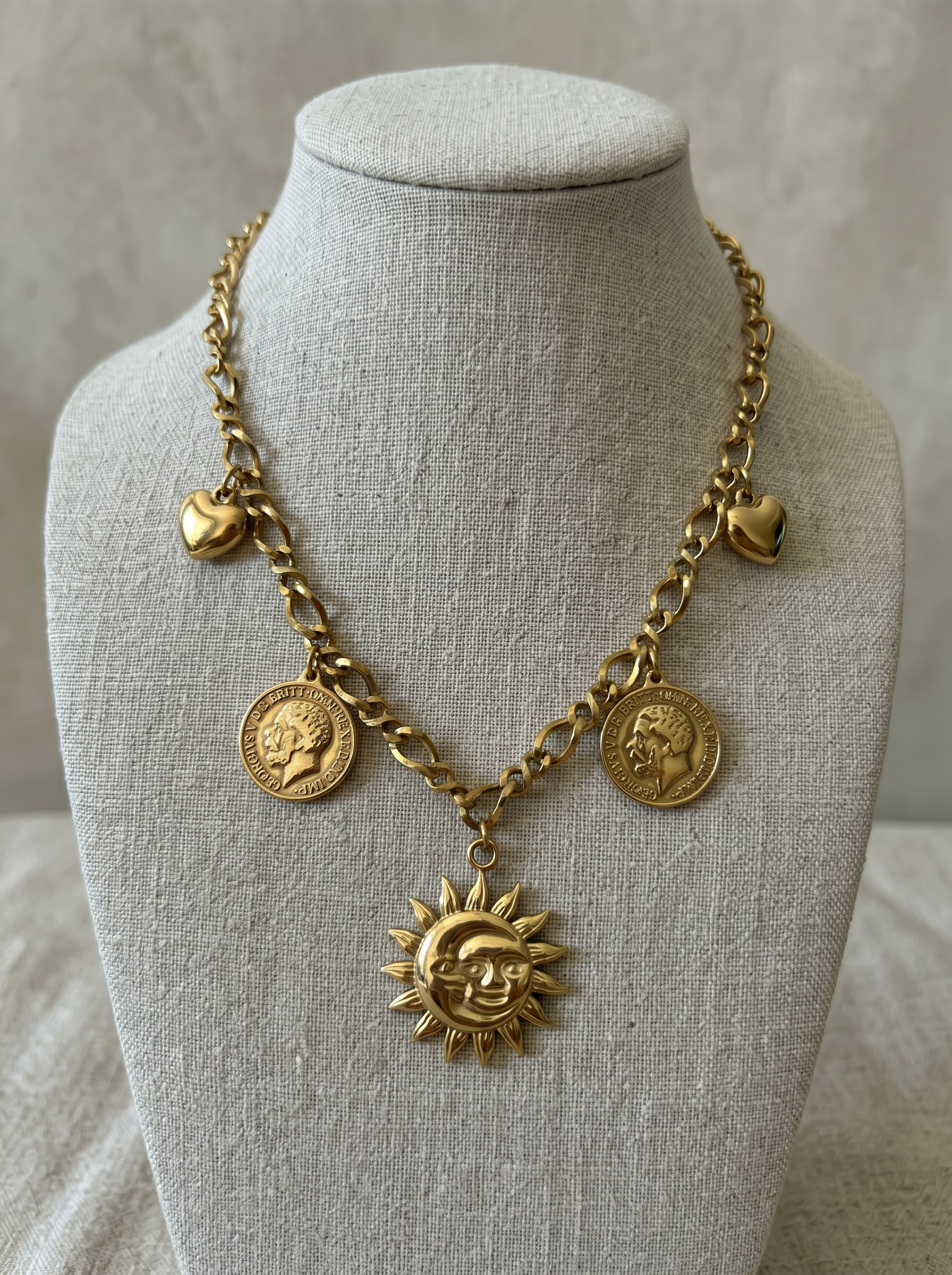 Collier Solis