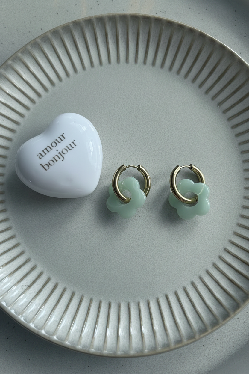 Boucles fleur vert clair